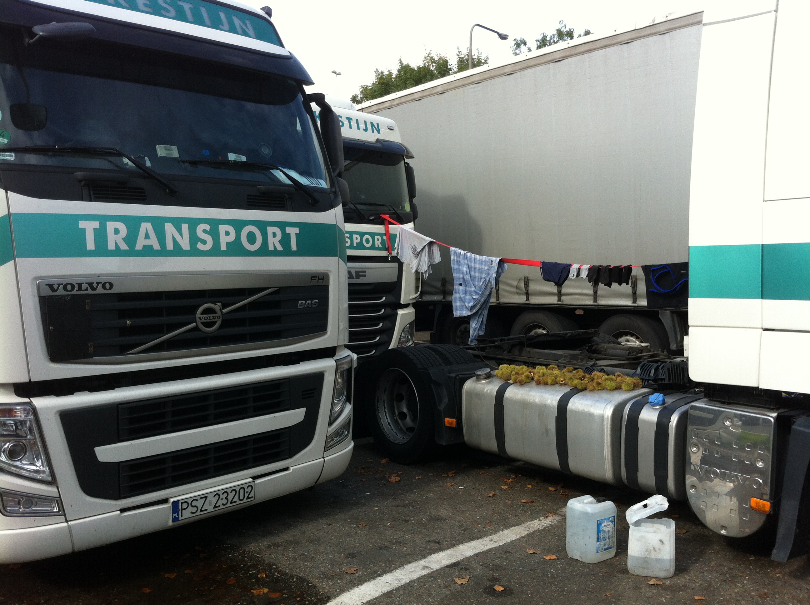 washingline between trucks