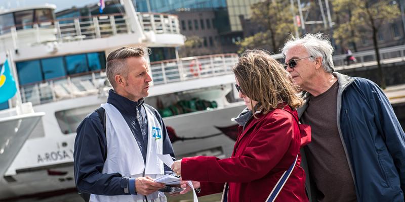 Carl Kraijenoord from Nautilus International asks river cruise passengers to support crew