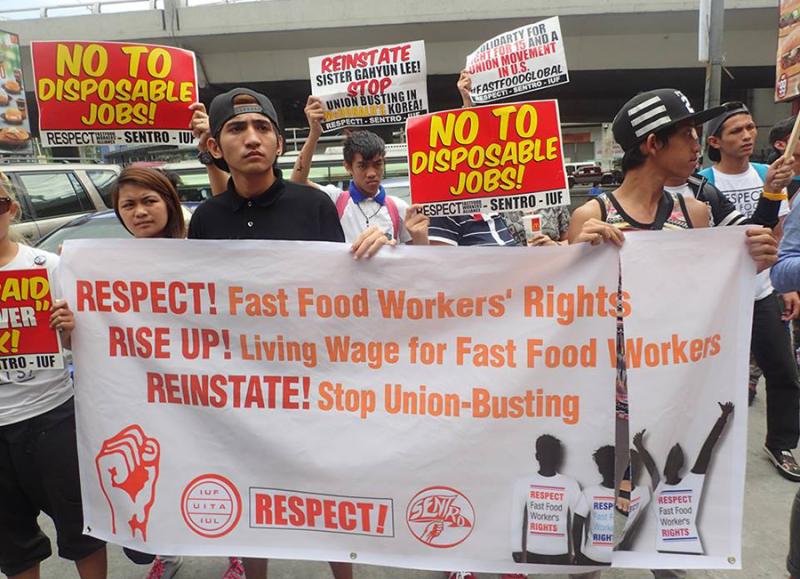 Trade unionists in Manila, Philippines supporting fast food workers’ global day 2015